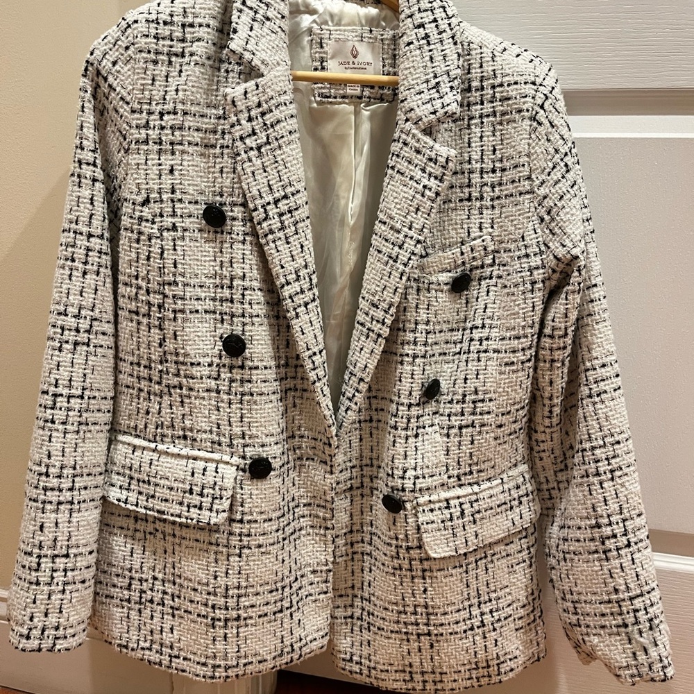 Chic Tweed Double-Breasted Jacket
